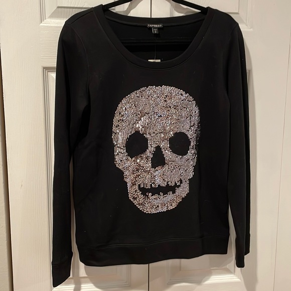 Small. NWT. Express SEQUINED GRAPHIC SWEATSHIRT - SKULL - Picture 1 of 5